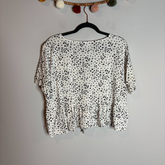 ASOS Design black and white floral cropped babydoll top - Picture 5 of 5